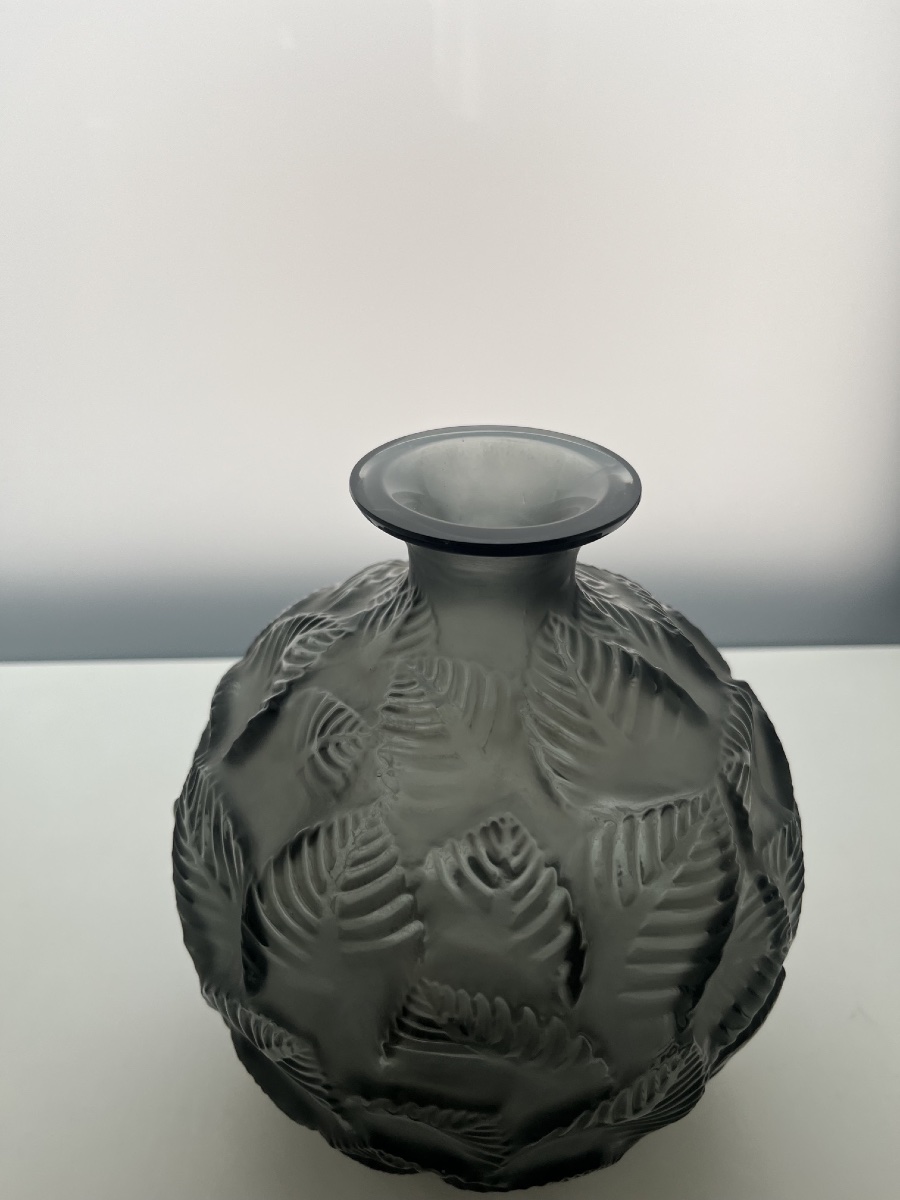 An "ormeaux" Metal-gray Glass Vase Designed By René Lalique Circa 1926, Height 16.8 Cm.-photo-2