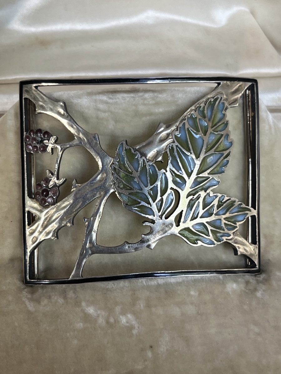 Collier de chien en argent, dessiné par Janvier Quercia environ 1900, dans son écrin originale