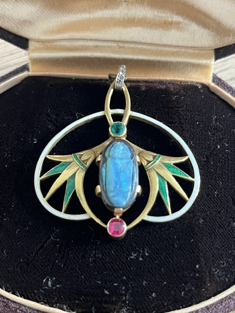 A Beautiful Auger Frères Pendant In The Egyptian Style, Circa 1900. Marked 18k Gold.