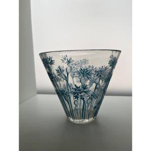 A vase 'Bluets' avec sa patine blue dessiné par René Lalique (1860-1945) environ 1914