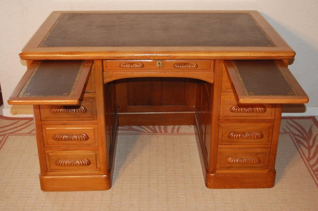 A Desk Drawers - The 20th Time. - Light Mahogany.-photo-3