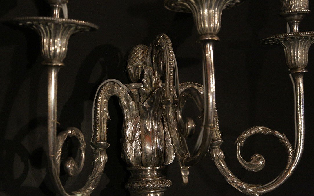 Candélabre électrifié en Bronze Argenté de Style Louis Candélabre électrifié en Bronze Argenté de Style Louis