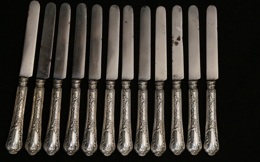 Ensemble De 12 Couteaux En Argent Massif Fourrés, XIXème