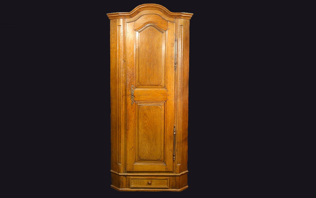 Corner Cupboard, Oak, 18th Century (height 207.5 Cm)