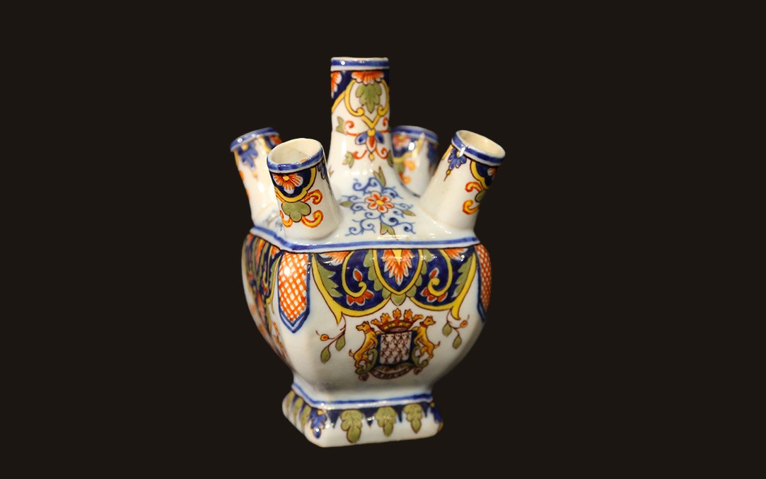 Bouquetière Desvres, XIXème 