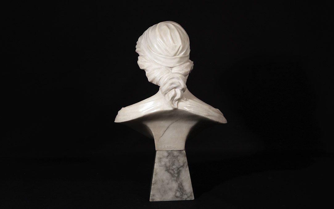 Bust Of A Woman, Carrara Marble, 19th Century, Signed -photo-2
