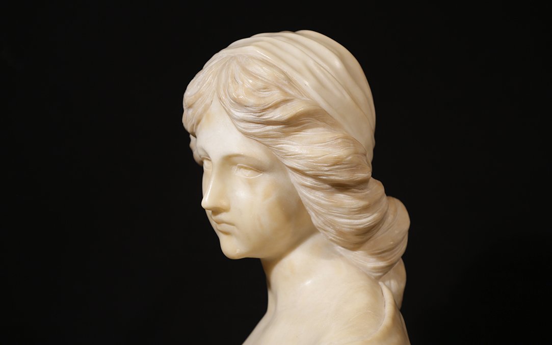 Bust Of A Woman, Carrara Marble, 19th Century, Signed -photo-1