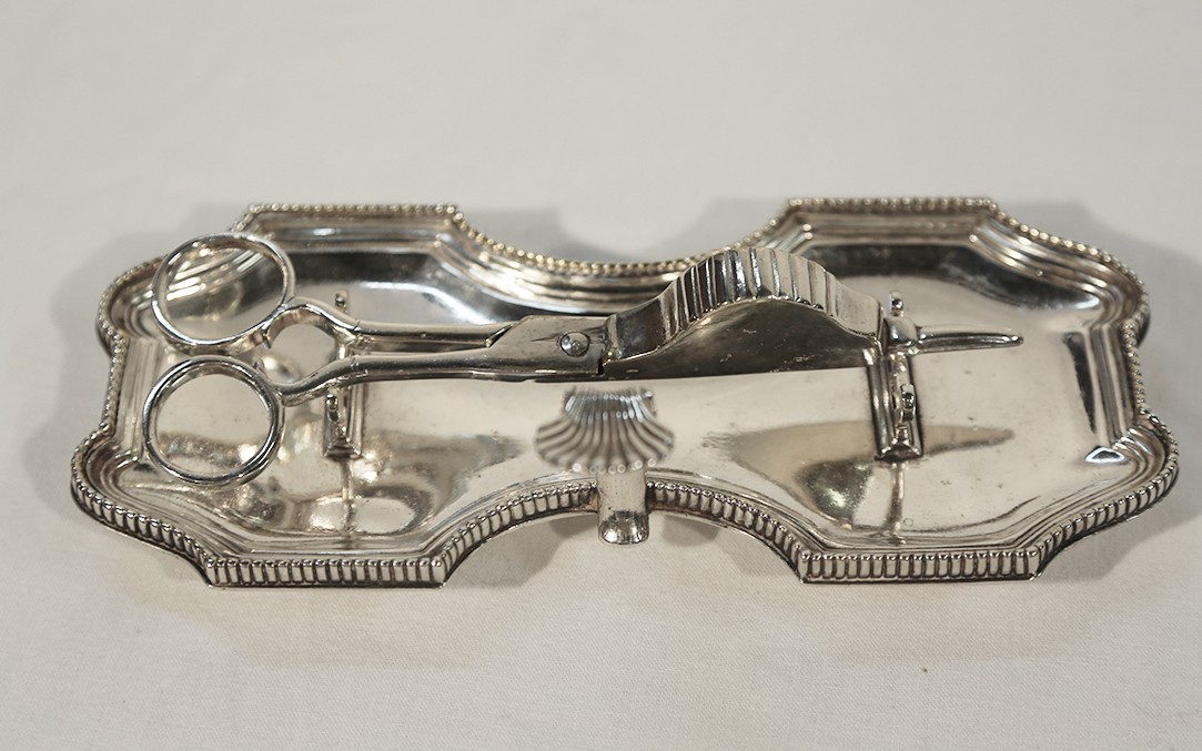 Mouchette en Argent massif Fin du XVIIIe, 475g