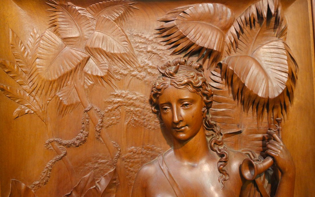Large High Relief, Diana The Huntress, Walnut-photo-3