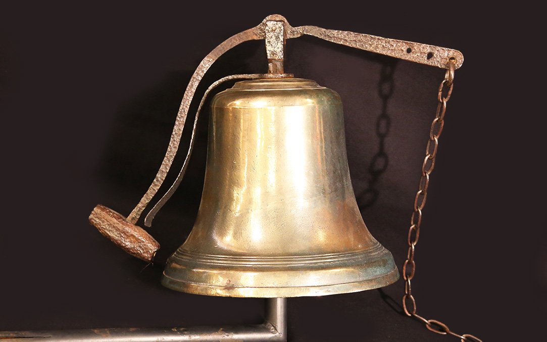 Large Bell With Clapper (27 Cm In Diameter), 19th Century-photo-1