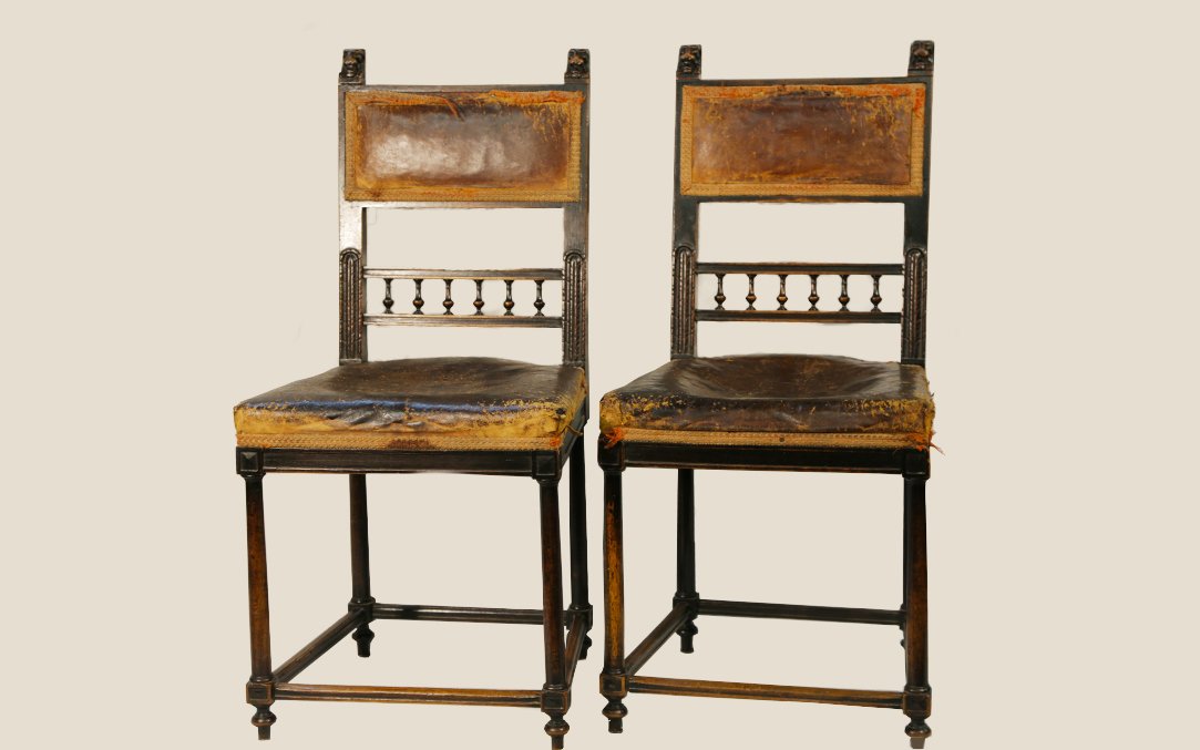 Paire de chaises décoratives XVIIIeme, style Renaissance