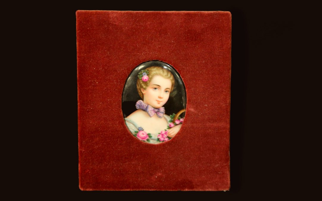 Miniature, peinture sur porcelaine 