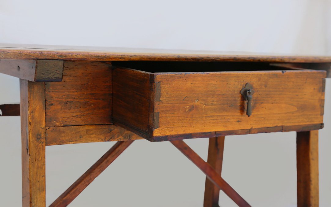 17th-century Changing Table -photo-1