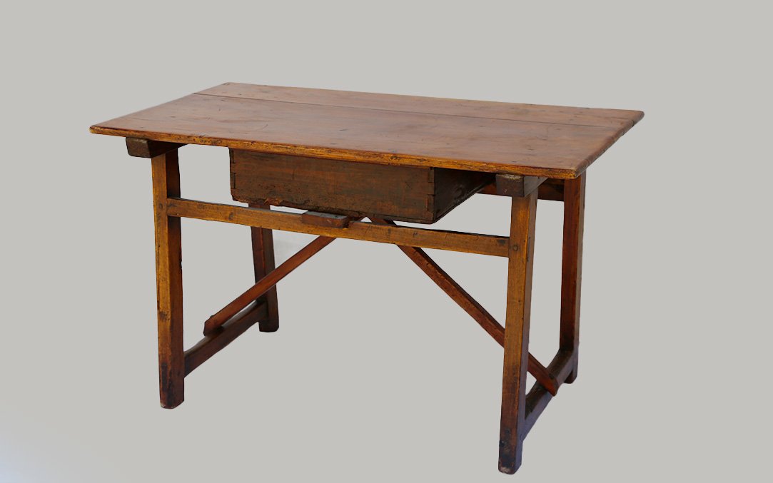 17th-century Changing Table -photo-4