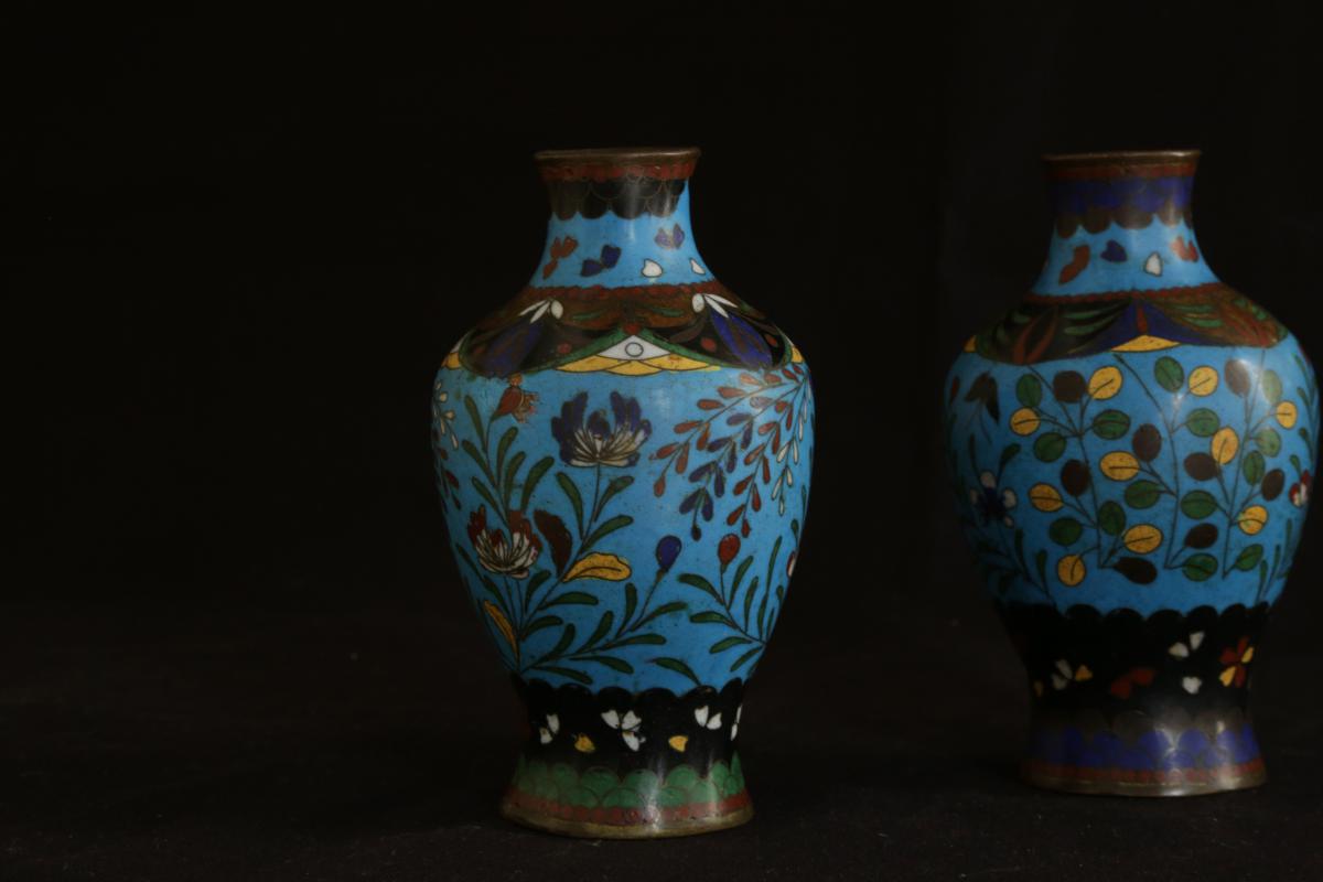 Paire De Vases Cloisonnés, Chine, XIXème Siècle 