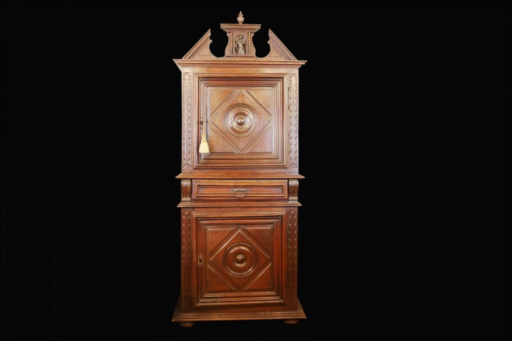 Homme-debout, Armoire 17éme Siècle, Noyer Brun 