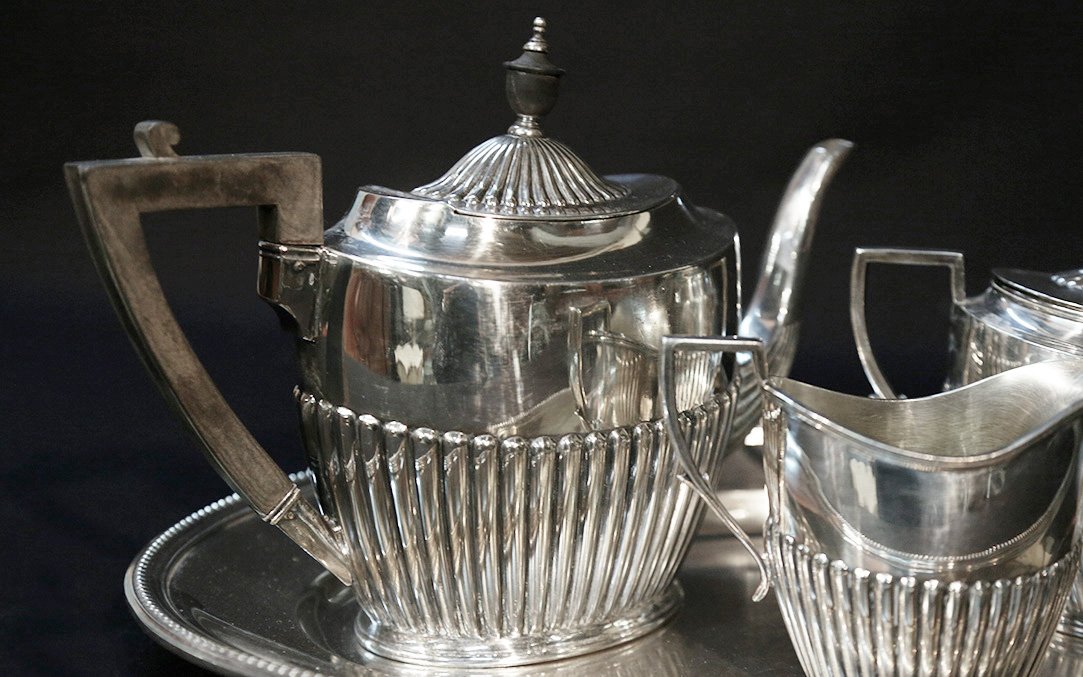 Service In Silver Metal, England -photo-4