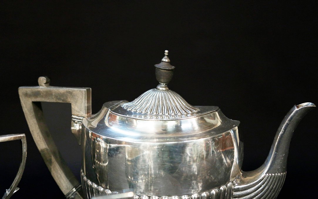 Service In Silver Metal, England -photo-3