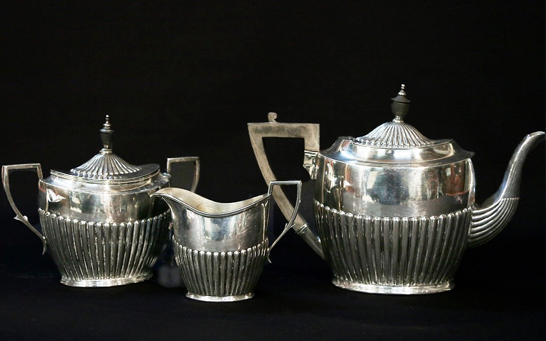 Service In Silver Metal, England -photo-4
