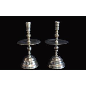 Pair De Bougeoirs XVIIe Siècle, Bronze