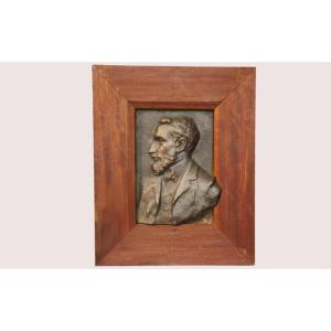 portrait, bas-relief en bronze