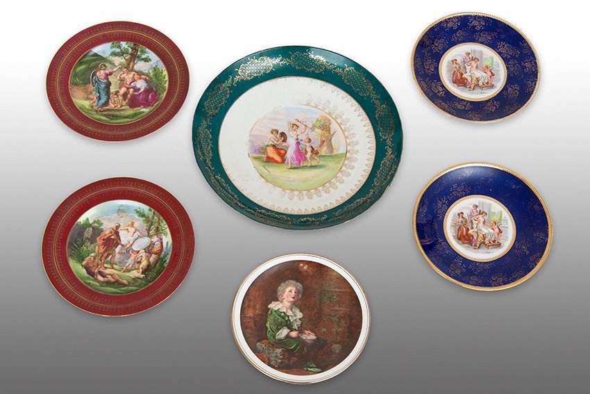 Lot De Six Assiettes En Porcelaine d'époque Début XXème.