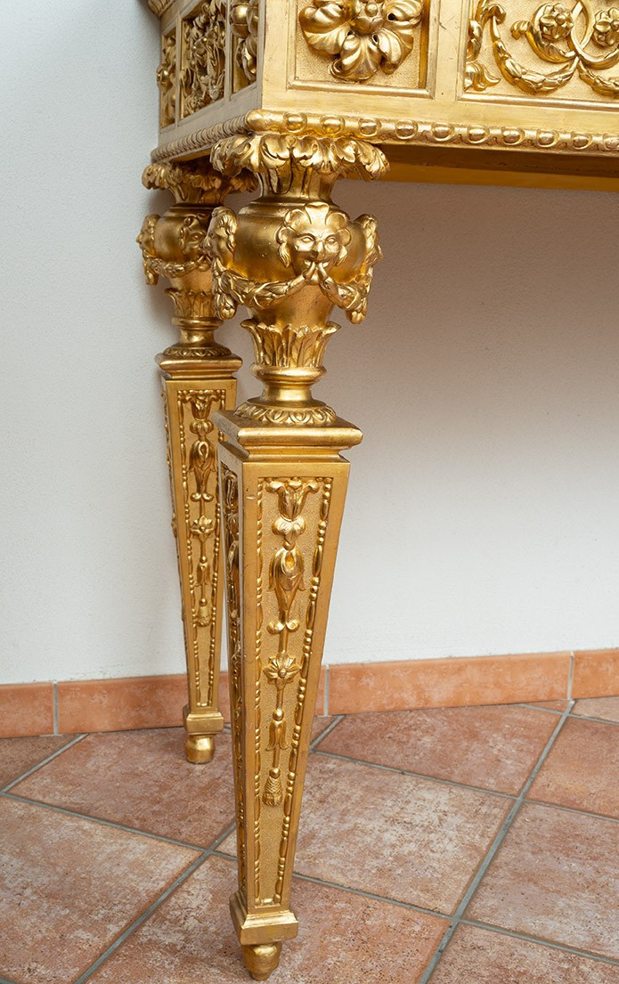 Console ancienne Louis XVI en bois doré et sculpté.  Naples Époque XVIIIe siècle.-photo-4