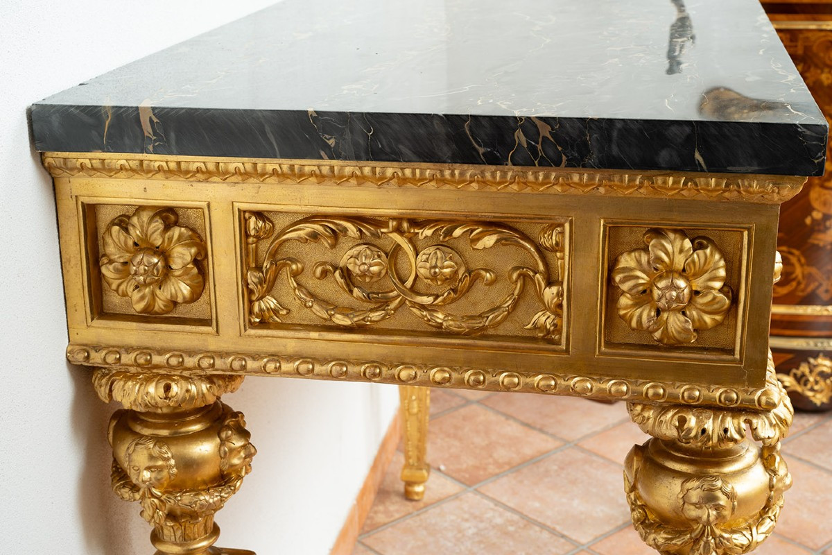 Console ancienne Louis XVI en bois doré et sculpté.  Naples Époque XVIIIe siècle.-photo-1
