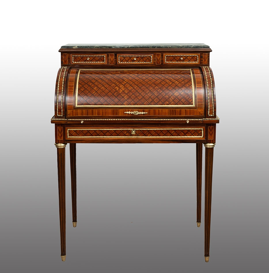 Bureau ancien, France, début du XXe siècle.