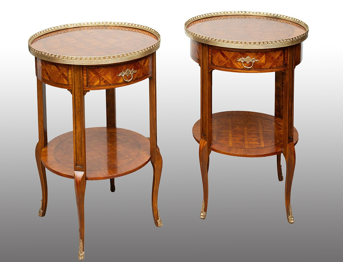 Paire de tables basses anciennes françaises Napoléon III, début XXe siècle.