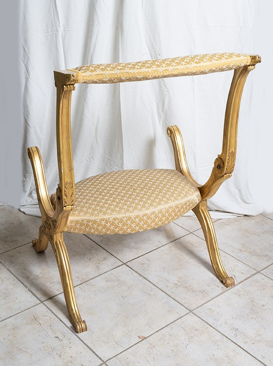 Fauteuil en bois doré et sculpté. France, XIXe siècle.-photo-3