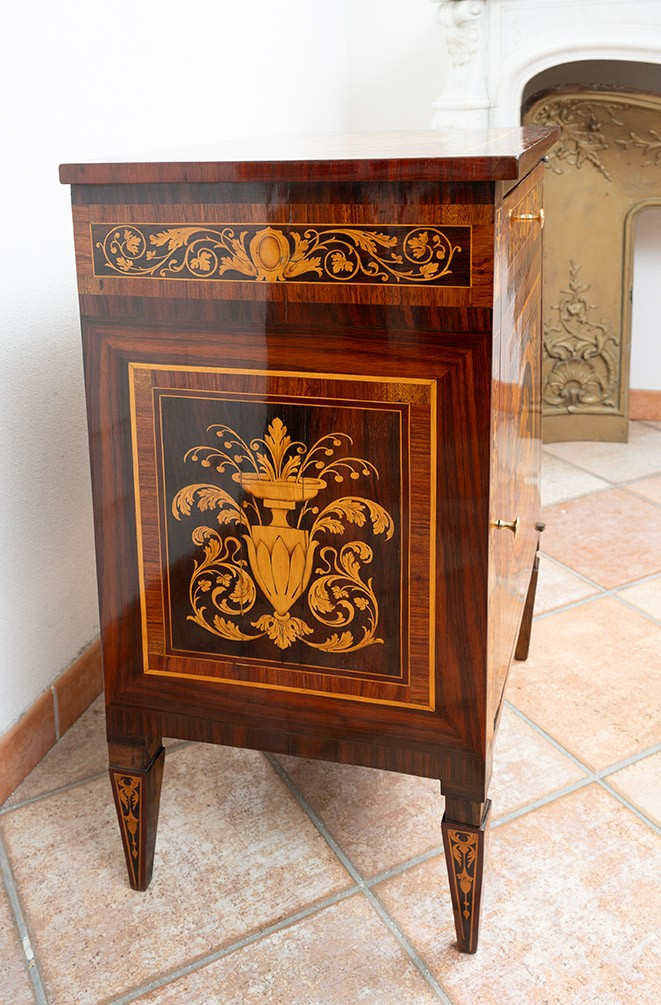 Petit Commode lombarde ancienne Louis XVI, restaurée 18siècle.-photo-1