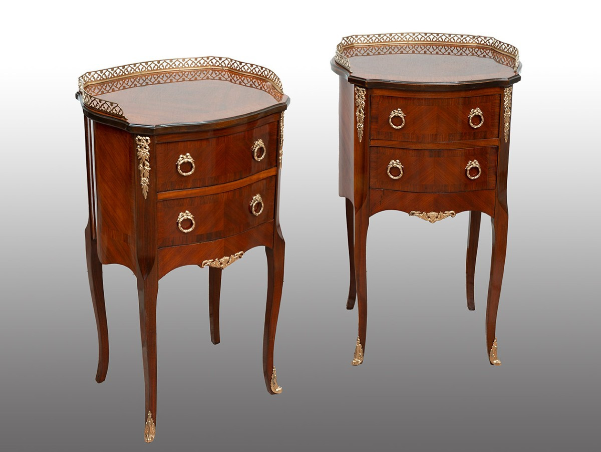 Paire de tables de chevet anciennes Napoléon III, France, fin du XIXe siècle.