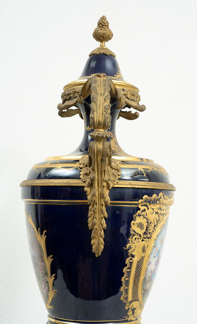 Antique Napoleon III Vase In Polychrome Porcelain From Sevres, France, 19th Century.-photo-2