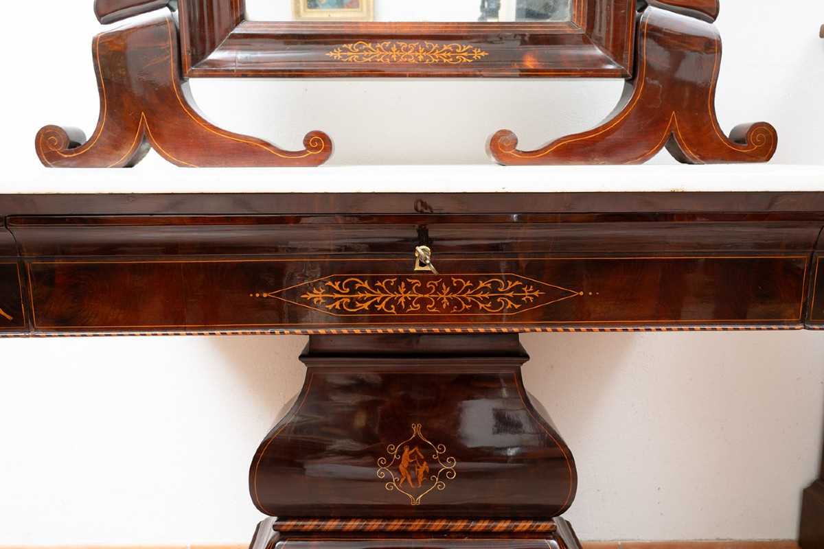 Antique Neapolitan Smith Toilet From The Early 19th Century.-photo-1