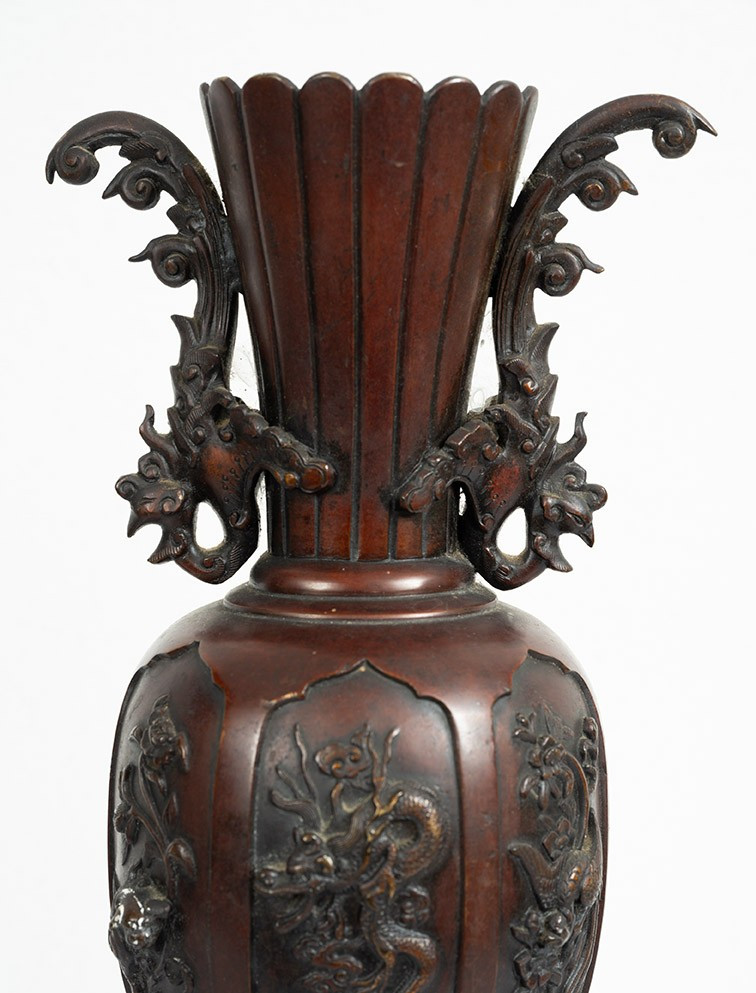 Paire de vases chinois en bronze patiné. Fin du XIXe siècle.-photo-2