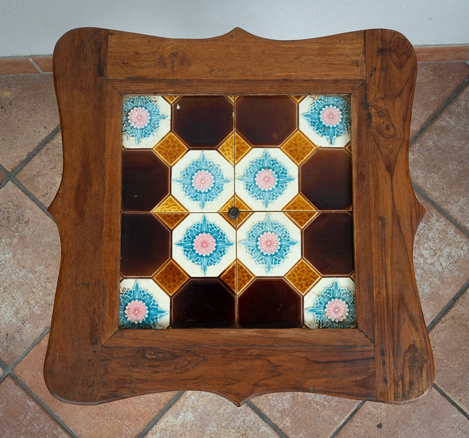 Antique Solid Walnut Coffee Table With A Majolica Top. 20th Century.-photo-2