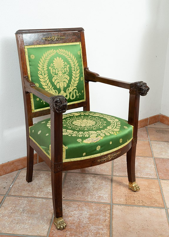 Fauteuil français ancien du XIXe siècle.-photo-4