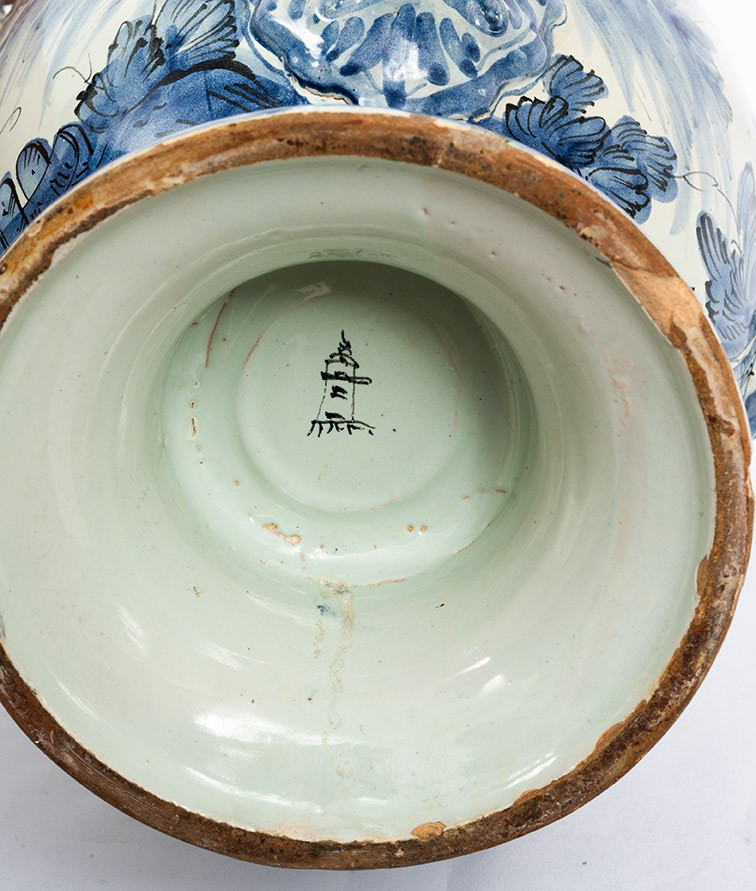 An Antique, Large Glazed Majolica Vase From The 18th Century-photo-2