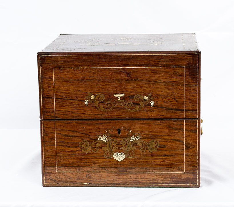 Coffret ancienne  (Cave à liqueur) française, début du XIXe siècle.