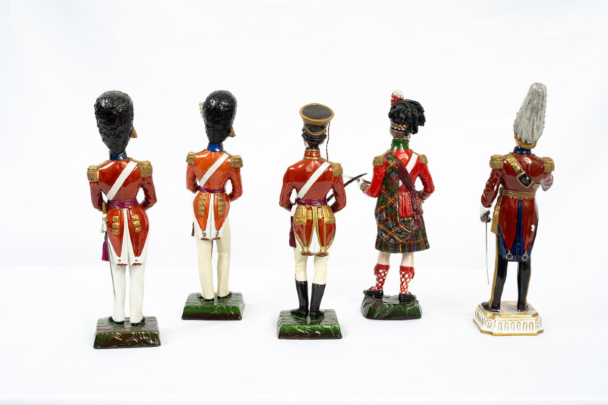 A Group Of Five Antique Porcelain Soldiers-photo-4