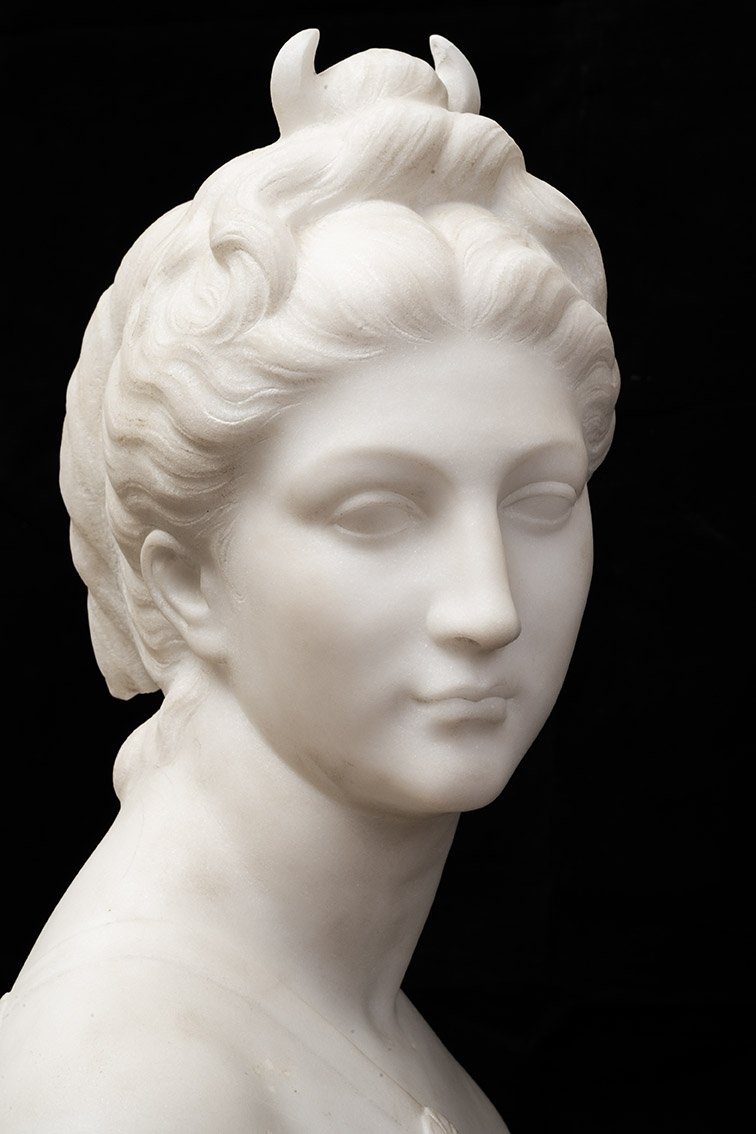 Sculpture néoclassique ancienne en marbre blanc, France, XIXe siècle.-photo-1