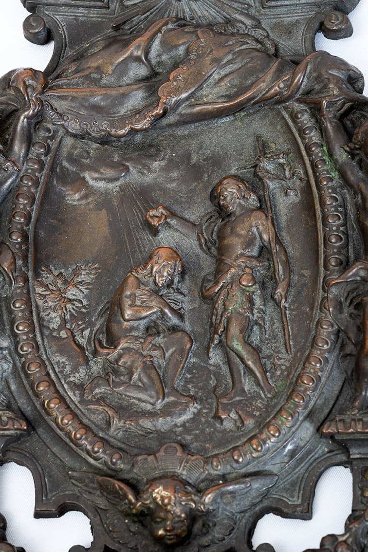 Bénitier ancien en cuivre repoussé de Naples, XIXe siècle.-photo-3