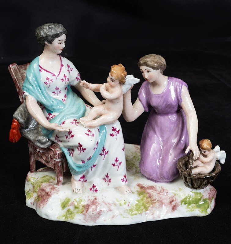 Paire de sculptures en porcelaine. Époque : fin du XIXe siècle.-photo-3