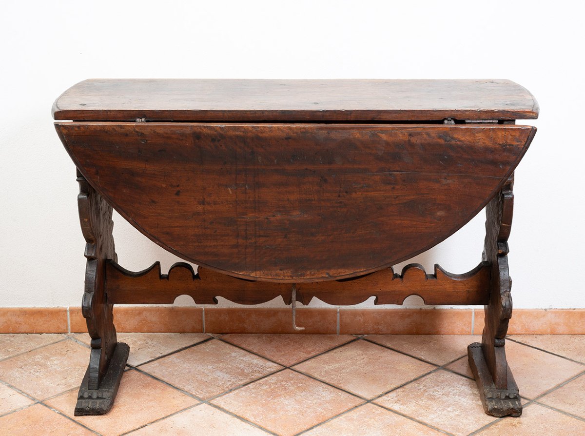 Antique Table With An "asse Di Coppe" Leg, Made Entirely Of Solid Walnut, 17th Century-photo-2