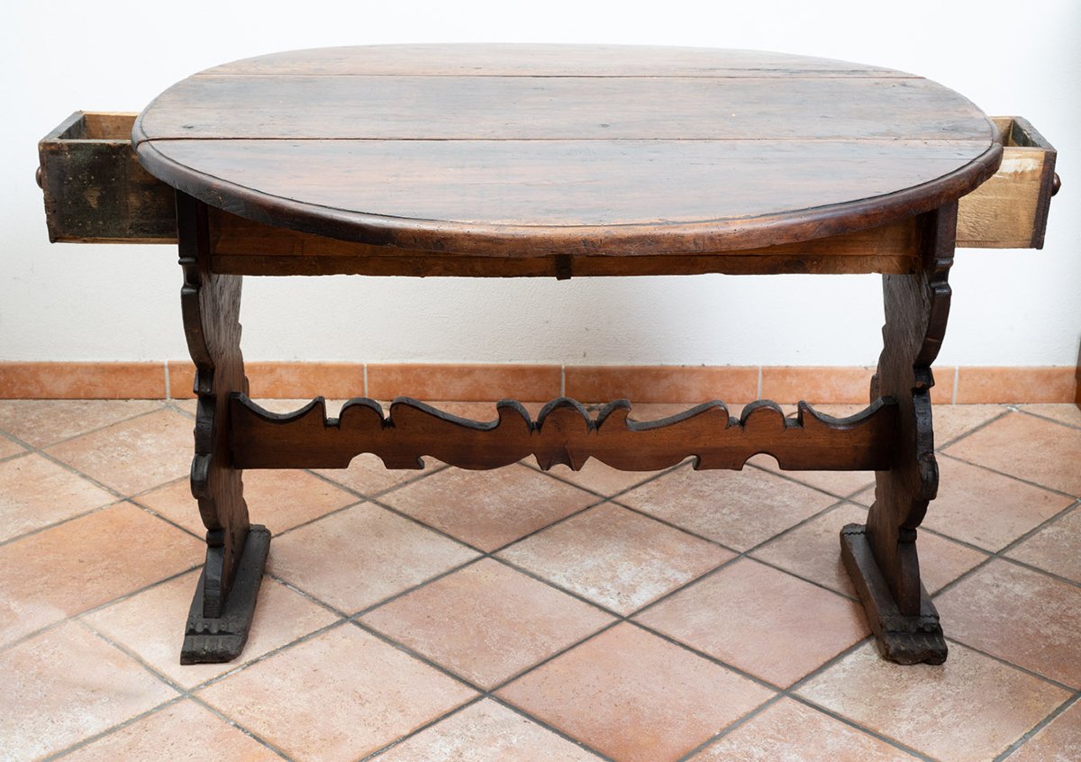 Antique Table With An "asse Di Coppe" Leg, Made Entirely Of Solid Walnut, 17th Century-photo-1