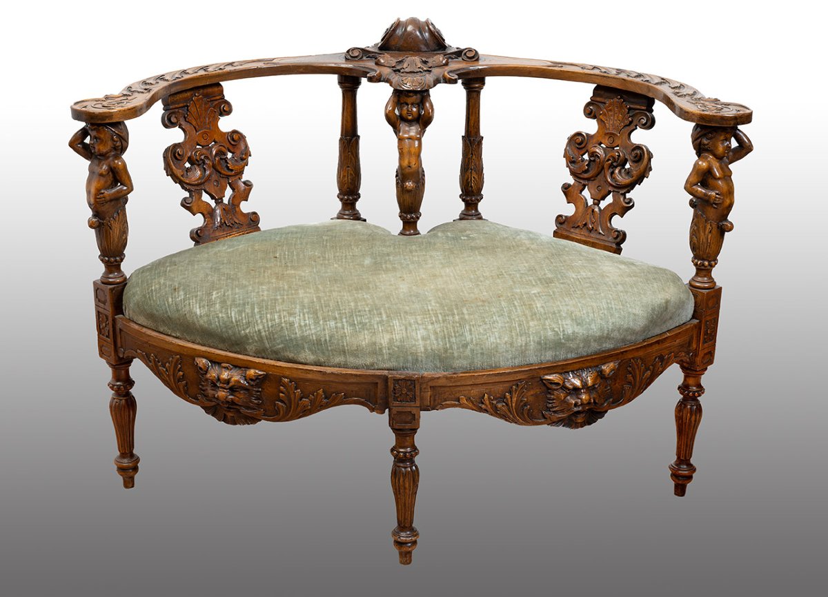 Neo-renaissance Tete-a-tete Sofa In Finely Carved Walnut, 19th Century