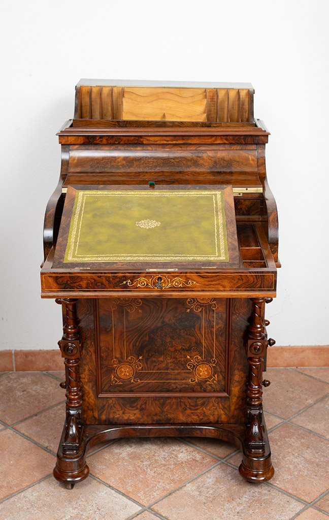 English Victorian Davenport Made Of Walnut Burl With Inlaid Details, 19th Century-photo-2