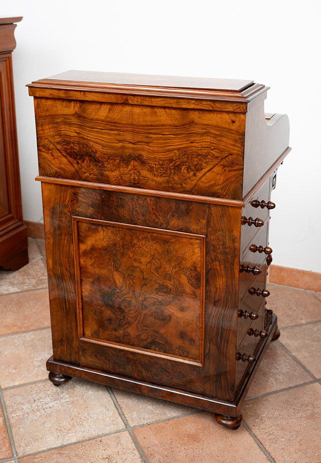 English Victorian Davenport Made Of Walnut Burl With Inlaid Details, 19th Century-photo-1