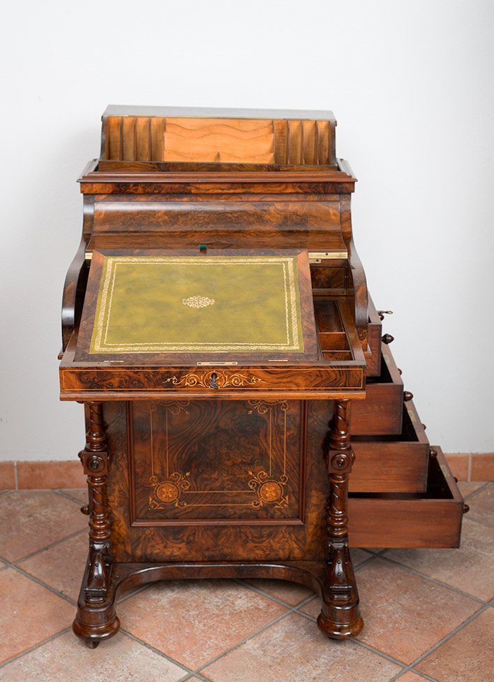 English Victorian Davenport Made Of Walnut Burl With Inlaid Details, 19th Century-photo-2